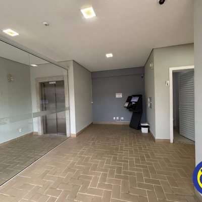 Salas/Conjuntos com 25m², 1 garagem, no bairro Estreito em Florianópolis