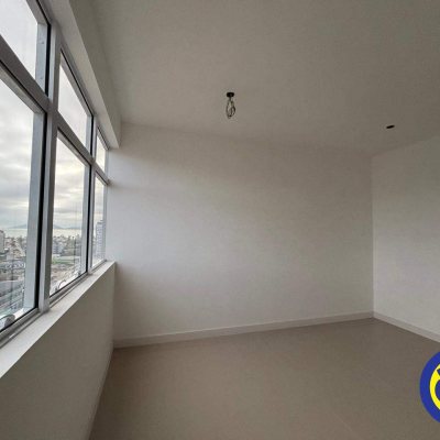 Salas/Conjuntos com 25m², 1 garagem, no bairro Estreito em Florianópolis