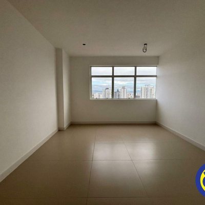 Salas/Conjuntos com 25m², 1 garagem, no bairro Estreito em Florianópolis