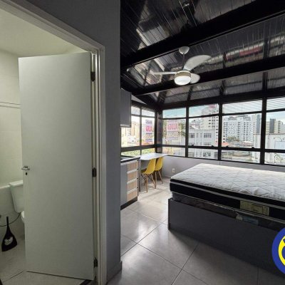 Apartamento com 21m², 1 quarto, no bairro Centro em Florianópolis