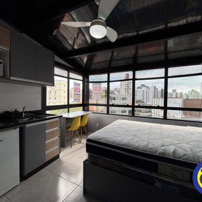 Apartamento com 21m², 1 quarto, no bairro Centro em Florianópolis