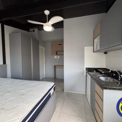 Apartamento com 21m², 1 quarto, no bairro Centro em Florianópolis