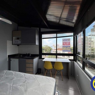 Apartamento com 21m², 1 quarto, no bairro Centro em Florianópolis