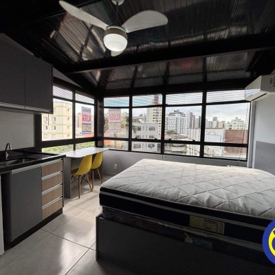 Apartamento com 21m², 1 quarto, no bairro Centro em Florianópolis
