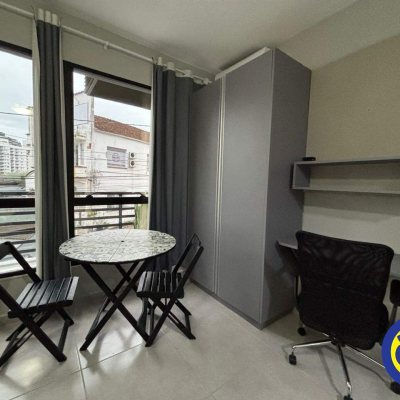Apartamento com 21m², 1 quarto, no bairro Centro em Florianópolis