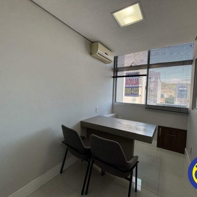 Salas/Conjuntos com 38m², no bairro Centro em Florianópolis