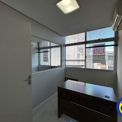 Salas/Conjuntos com 38m², no bairro Centro em Florianópolis