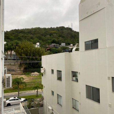 Salas/Conjuntos com 41m², no bairro Córrego Grande em Florianópolis