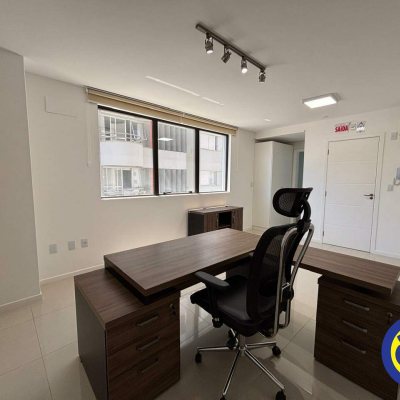 Salas/Conjuntos com 67m², 1 garagem, no bairro Centro em Florianópolis