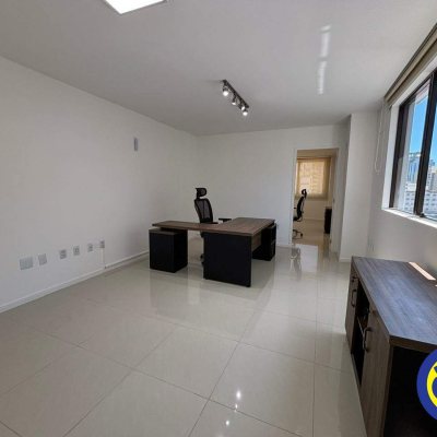 Salas/Conjuntos com 67m², 1 garagem, no bairro Centro em Florianópolis