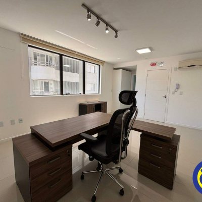 Salas/Conjuntos com 67m², 1 garagem, no bairro Centro em Florianópolis