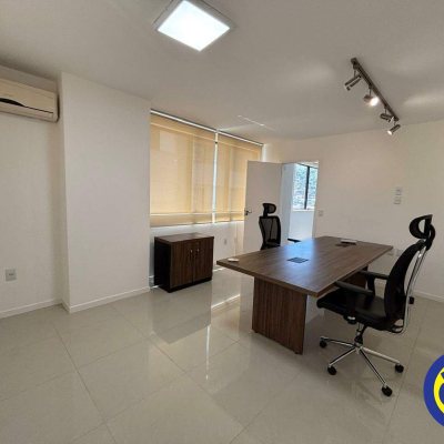 Salas/Conjuntos com 67m², 1 garagem, no bairro Centro em Florianópolis