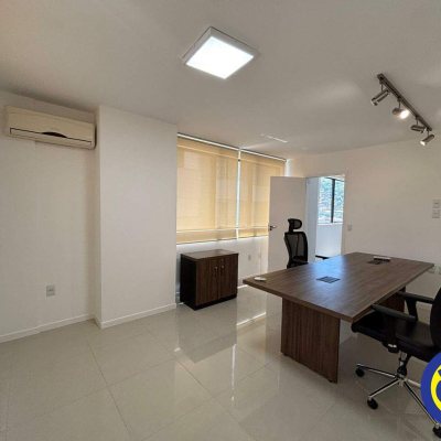 Salas/Conjuntos com 67m², 1 garagem, no bairro Centro em Florianópolis