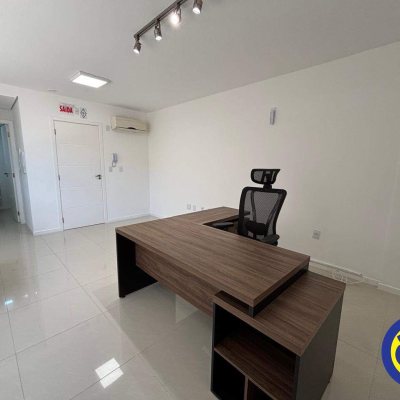 Salas/Conjuntos com 67m², 1 garagem, no bairro Centro em Florianópolis
