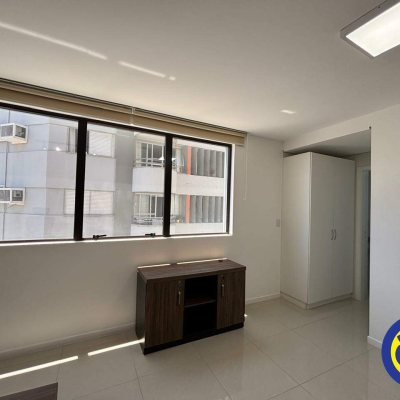 Salas/Conjuntos com 67m², 1 garagem, no bairro Centro em Florianópolis