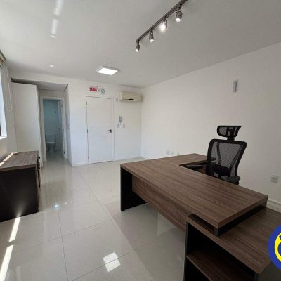 Salas/Conjuntos com 67m², 1 garagem, no bairro Centro em Florianópolis