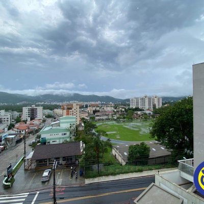 Salas/Conjuntos com 570m², no bairro Trindade em Florianópolis