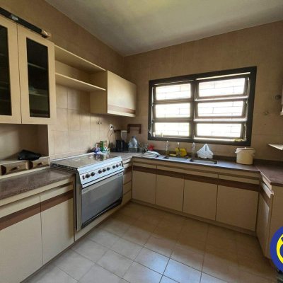 Casa com 365m², 7 quartos, 2 suítes, 2 garagens, no bairro Itaguaçu em Florianópolis