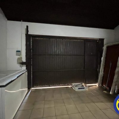 Casa com 365m², 7 quartos, 2 suítes, 2 garagens, no bairro Itaguaçu em Florianópolis