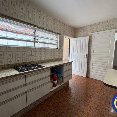 Casa com 86m², 4 quartos, no bairro Centro em Florianópolis