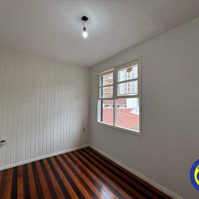 Casa com 86m², 4 quartos, no bairro Centro em Florianópolis