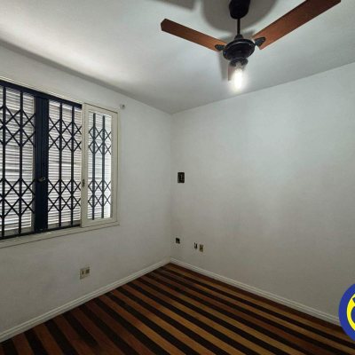 Casa com 86m², 4 quartos, no bairro Centro em Florianópolis