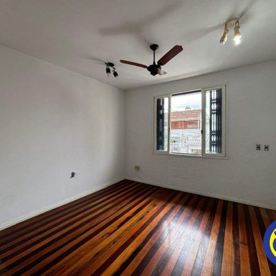 Casa com 86m², 4 quartos, no bairro Centro em Florianópolis