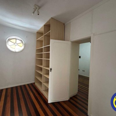 Casa com 86m², 4 quartos, no bairro Centro em Florianópolis