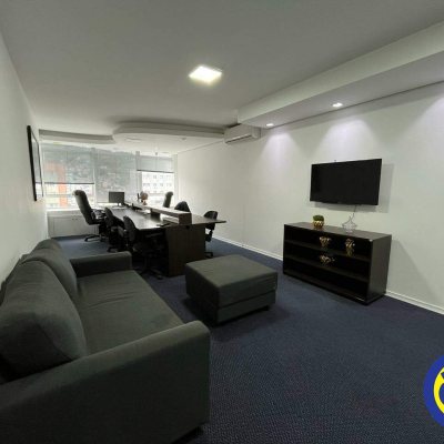 Sala com 40m², no bairro Centro em Florianópolis