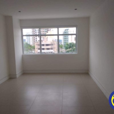 Sala com 33m², 1 garagem, no bairro Canto em Florianópolis