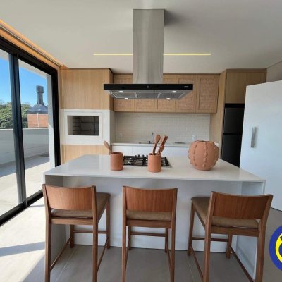Apartamento com 55m², 1 quarto, 1 garagem, no bairro Lagoa da Conceição em Florianópolis