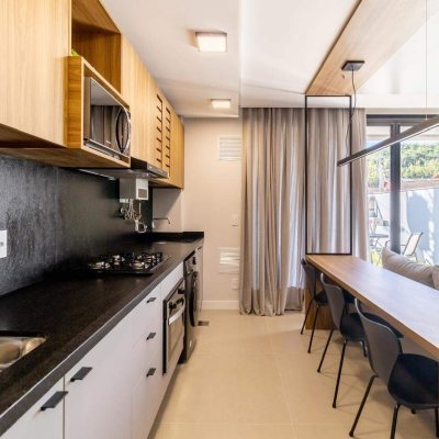 Apartamento com 55m², 1 quarto, 1 garagem, no bairro Lagoa da Conceição em Florianópolis