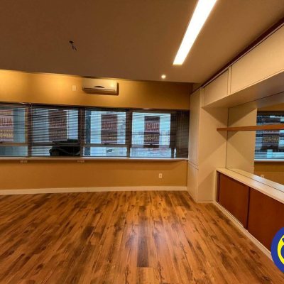 Salas/Conjuntos com 41m², no bairro Centro em Florianópolis