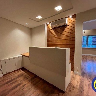 Salas/Conjuntos com 41m², no bairro Centro em Florianópolis