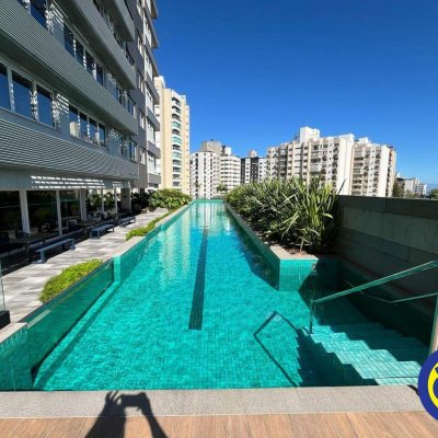 Apartamento com 45m², 1 quarto, 1 garagem, no bairro Centro em Florianópolis