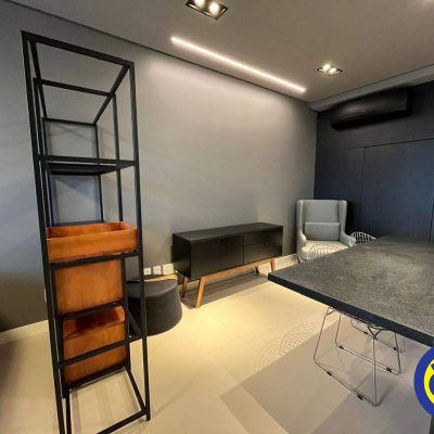 Apartamento com 45m², 1 quarto, 1 garagem, no bairro Centro em Florianópolis