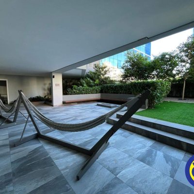 Apartamento com 45m², 1 quarto, 1 garagem, no bairro Centro em Florianópolis