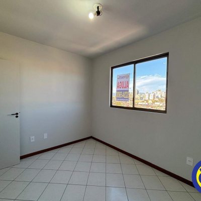 Apartamento com 64m², 2 quartos, 1 suíte, 1 garagem, no bairro Barreiros em São José