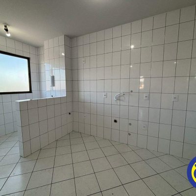 Apartamento com 64m², 2 quartos, 1 suíte, 1 garagem, no bairro Barreiros em São José