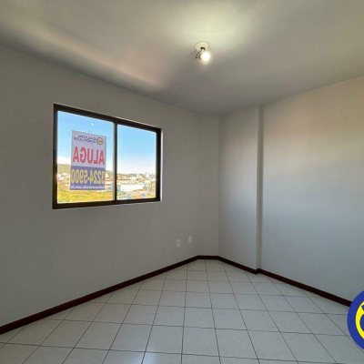 Apartamento com 64m², 2 quartos, 1 suíte, 1 garagem, no bairro Barreiros em São José
