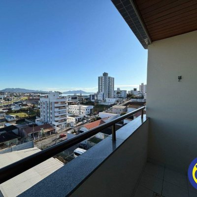 Apartamento com 64m², 2 quartos, 1 suíte, 1 garagem, no bairro Barreiros em São José