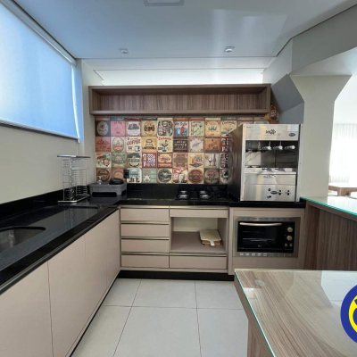 Apartamento com 64m², 2 quartos, 1 suíte, 1 garagem, no bairro Barreiros em São José