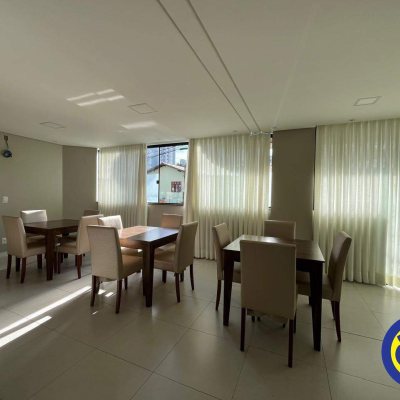 Apartamento com 64m², 2 quartos, 1 suíte, 1 garagem, no bairro Barreiros em São José