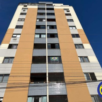 Apartamento com 64m², 2 quartos, 1 suíte, 1 garagem, no bairro Barreiros em São José
