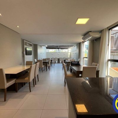 Apartamento com 64m², 2 quartos, 1 suíte, 1 garagem, no bairro Barreiros em São José