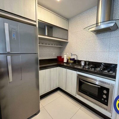 Apartamento com 64m², 2 quartos, 1 suíte, 1 garagem, no bairro Barreiros em São José