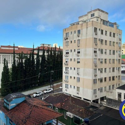 Apartamento com 67m², 2 quartos, 2 garagens, no bairro Centro em Florianópolis