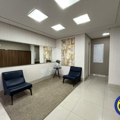 Apartamento com 67m², 2 quartos, 2 garagens, no bairro Centro em Florianópolis