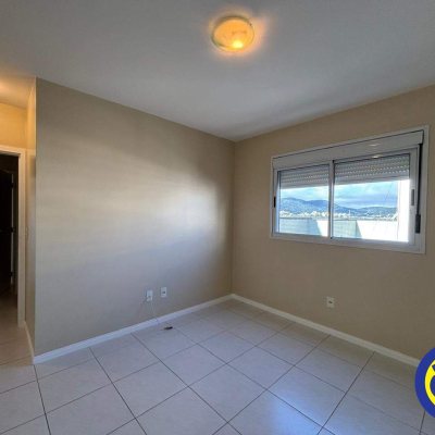Apartamento com 80m², 2 quartos (sendo 1 suíte), 1 garagem, no bairro Trindade em Florianópolis