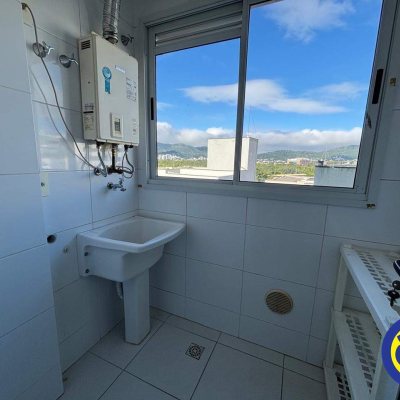Apartamento com 80m², 2 quartos (sendo 1 suíte), 1 garagem, no bairro Trindade em Florianópolis